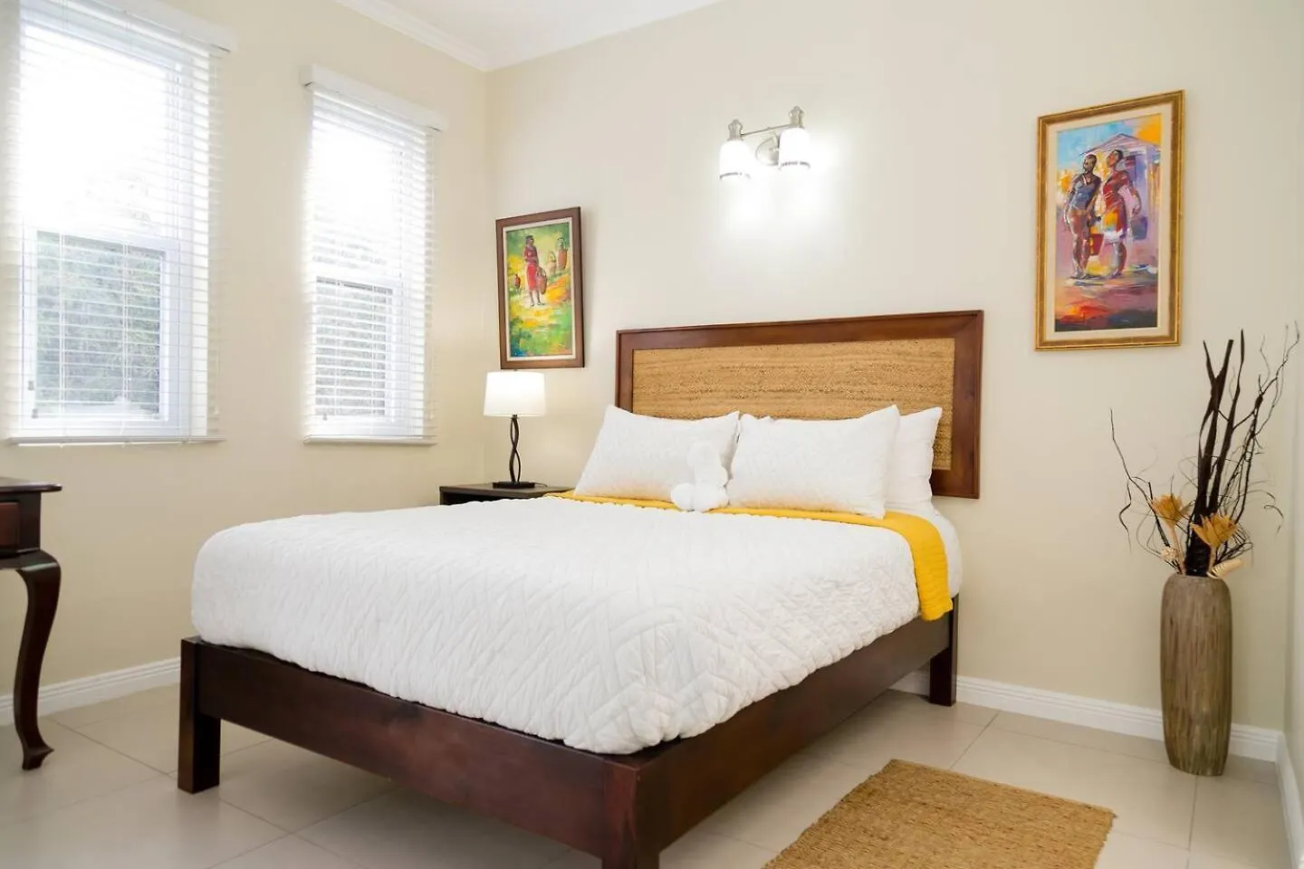 Urbanchic Studio In Kingston